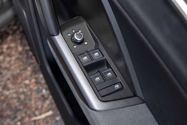 2022 Audi Q3 40 TFSI S line F3