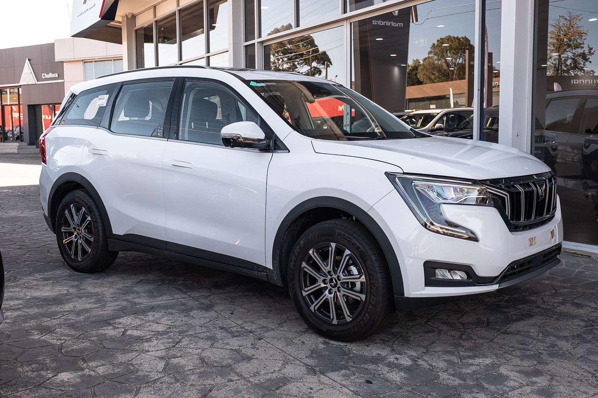 2025 Mahindra XUV700 AX7L