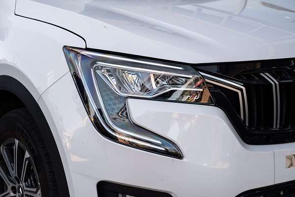 2025 Mahindra XUV700 AX7L