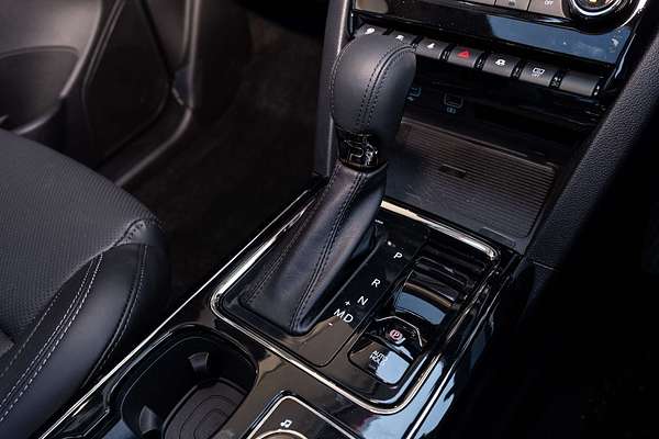 2025 Mahindra XUV700 AX7L