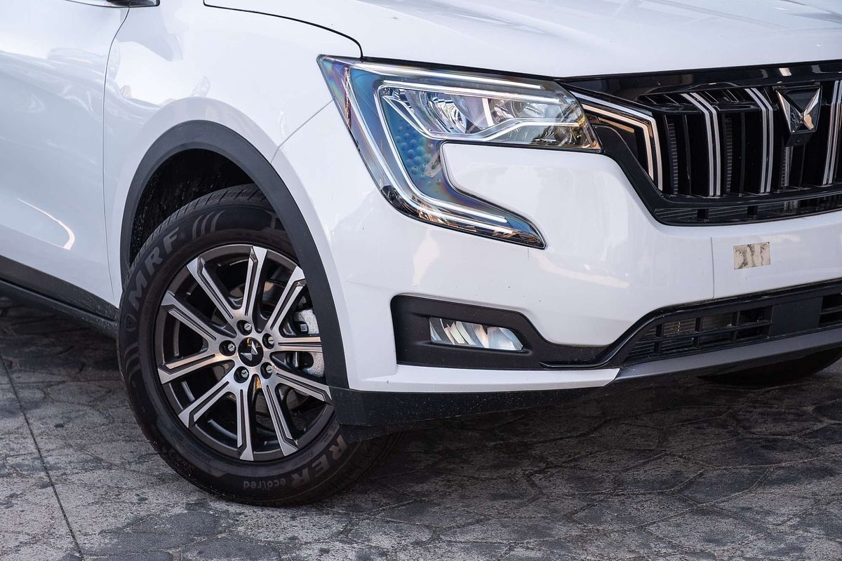 2025 Mahindra XUV700 AX7L