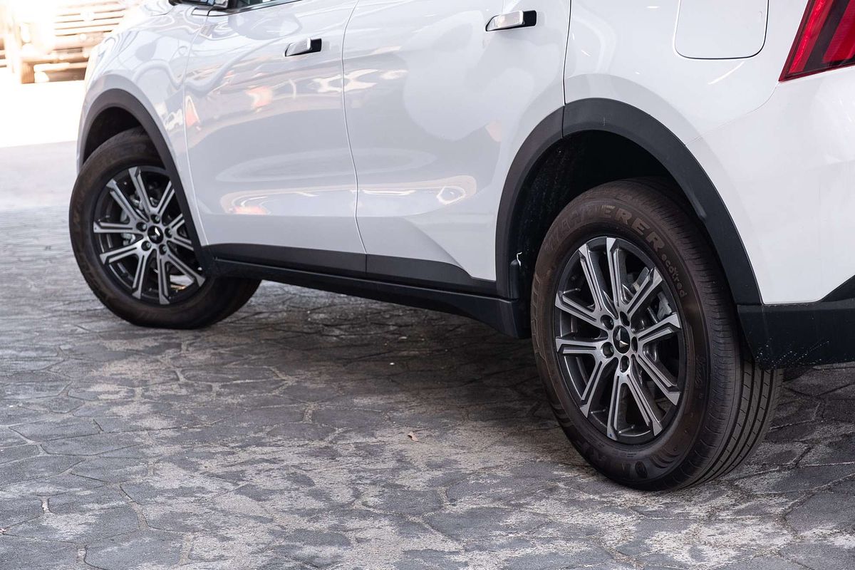 2025 Mahindra XUV700 AX7L