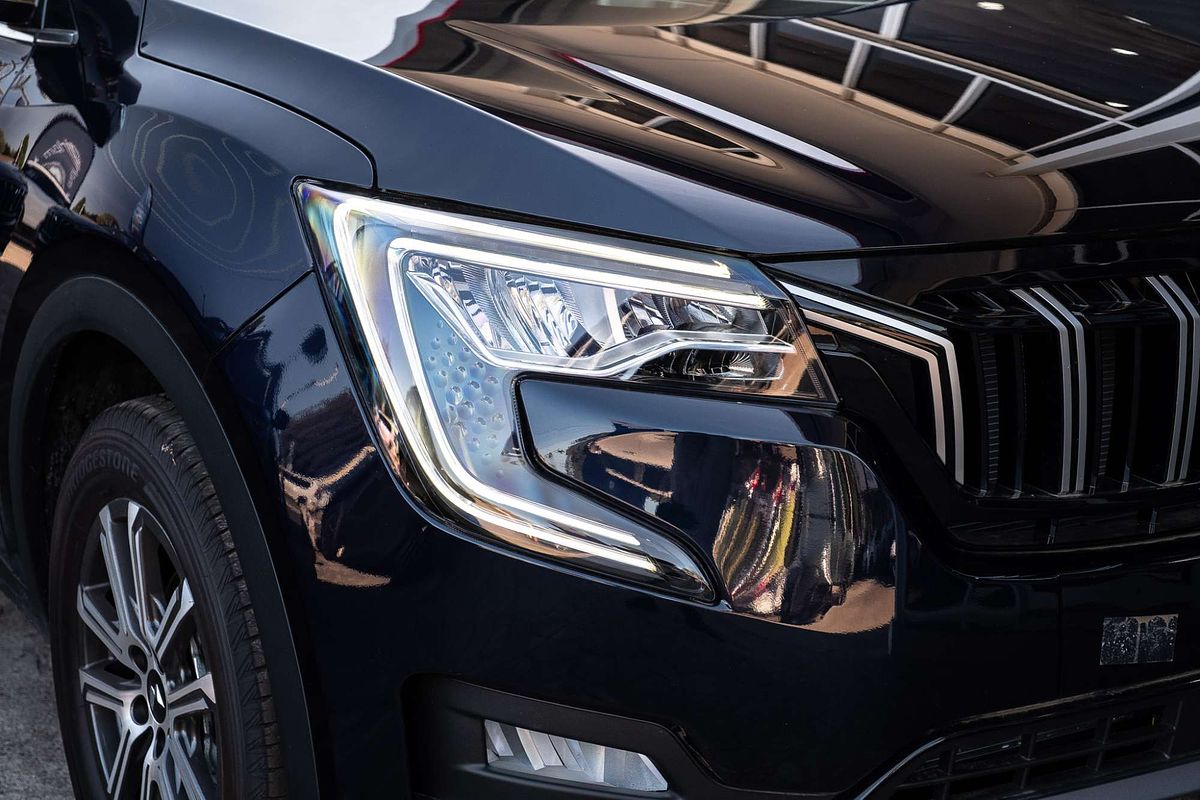 2025 Mahindra XUV700 AX7L