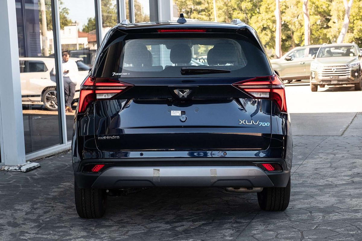 2025 Mahindra XUV700 AX7L