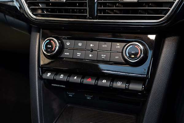 2025 Mahindra XUV700 AX7L