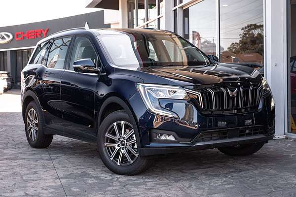 2025 Mahindra XUV700 AX7L