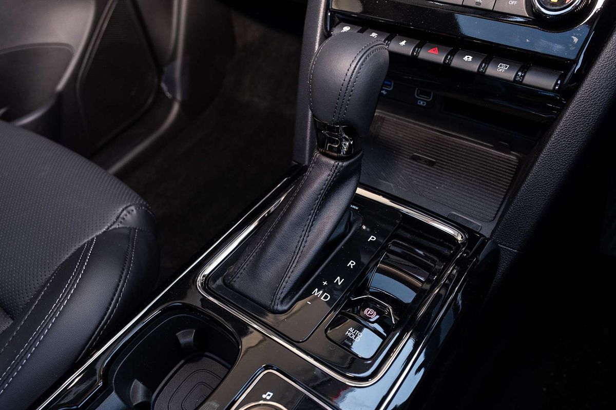 2025 Mahindra XUV700 AX7L