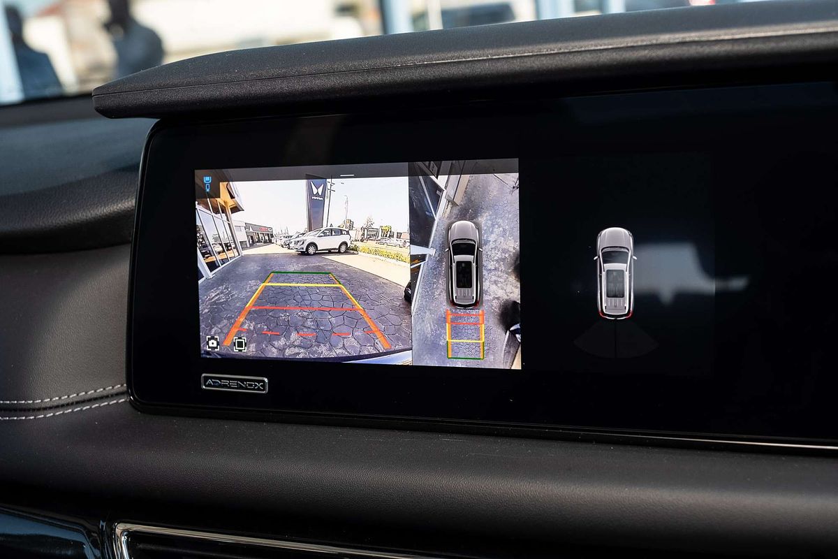 2025 Mahindra XUV700 AX7L