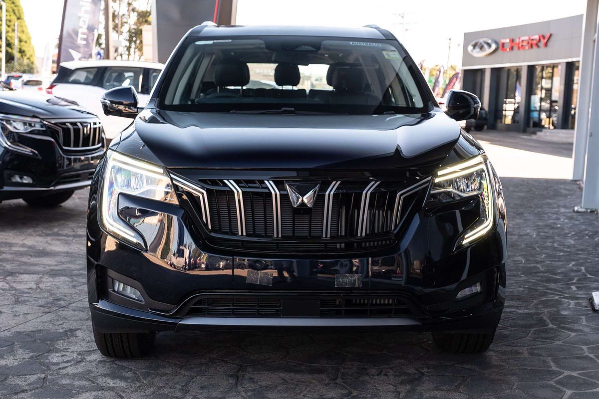 2025 Mahindra XUV700 AX7L