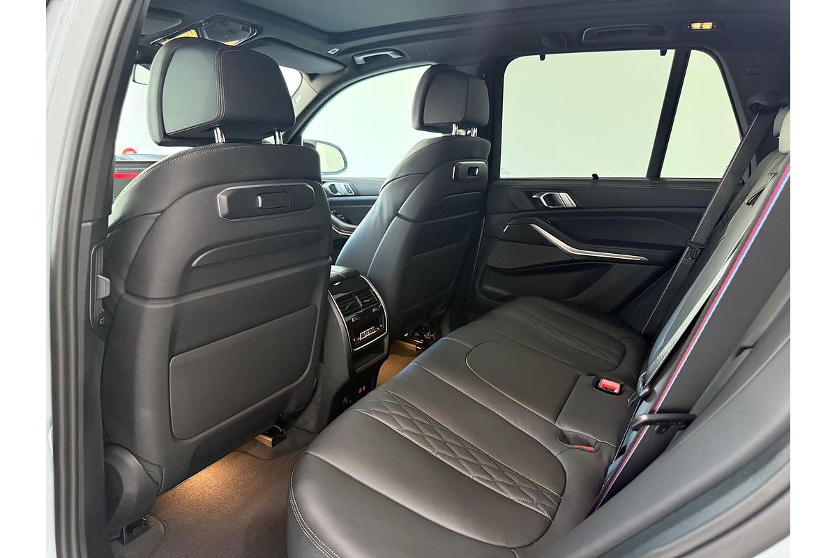2025 BMW X5 M60i G05 LCI