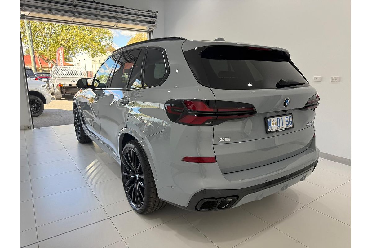 2025 BMW X5 M60i G05 LCI