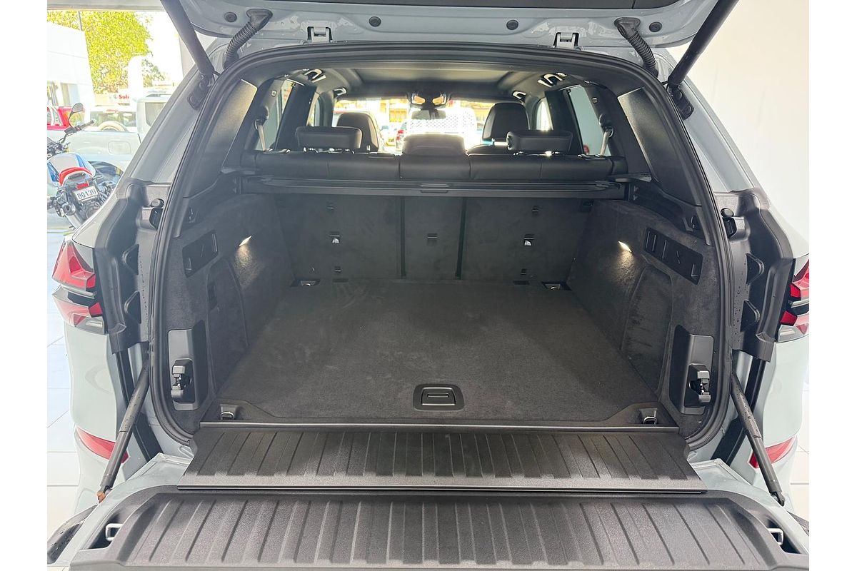 2025 BMW X5 M60i G05 LCI