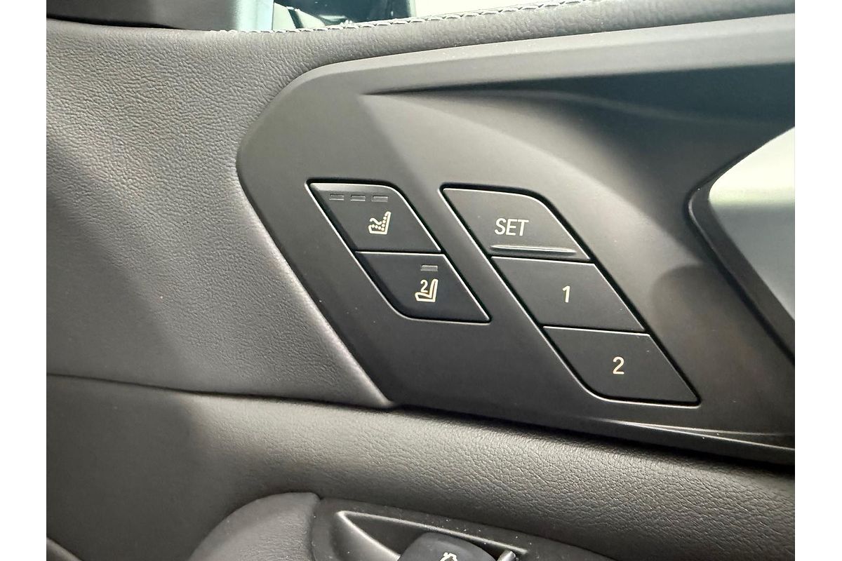 2025 BMW X5 M60i G05 LCI