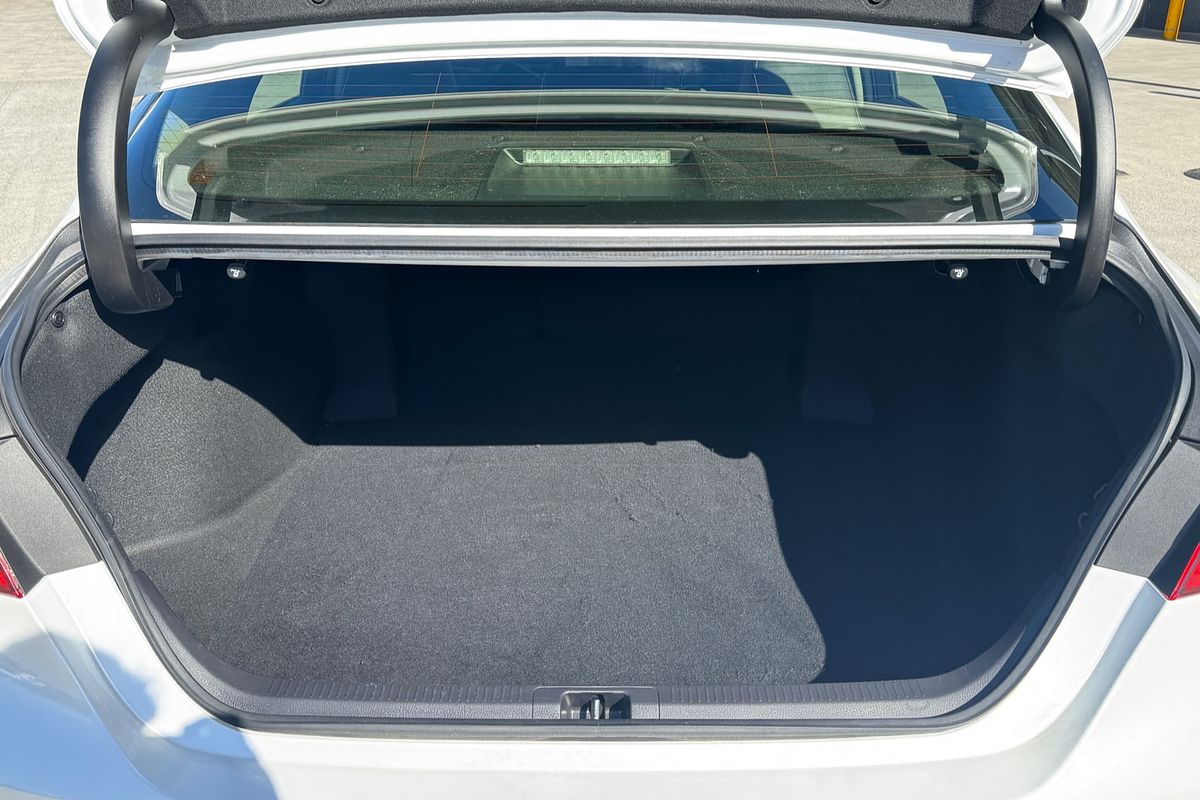 2022 Toyota Camry SX AXVH70R