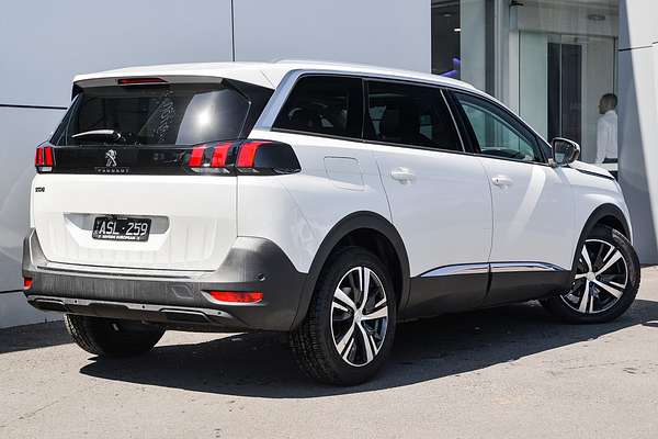 2017 Peugeot 5008 Allure P87