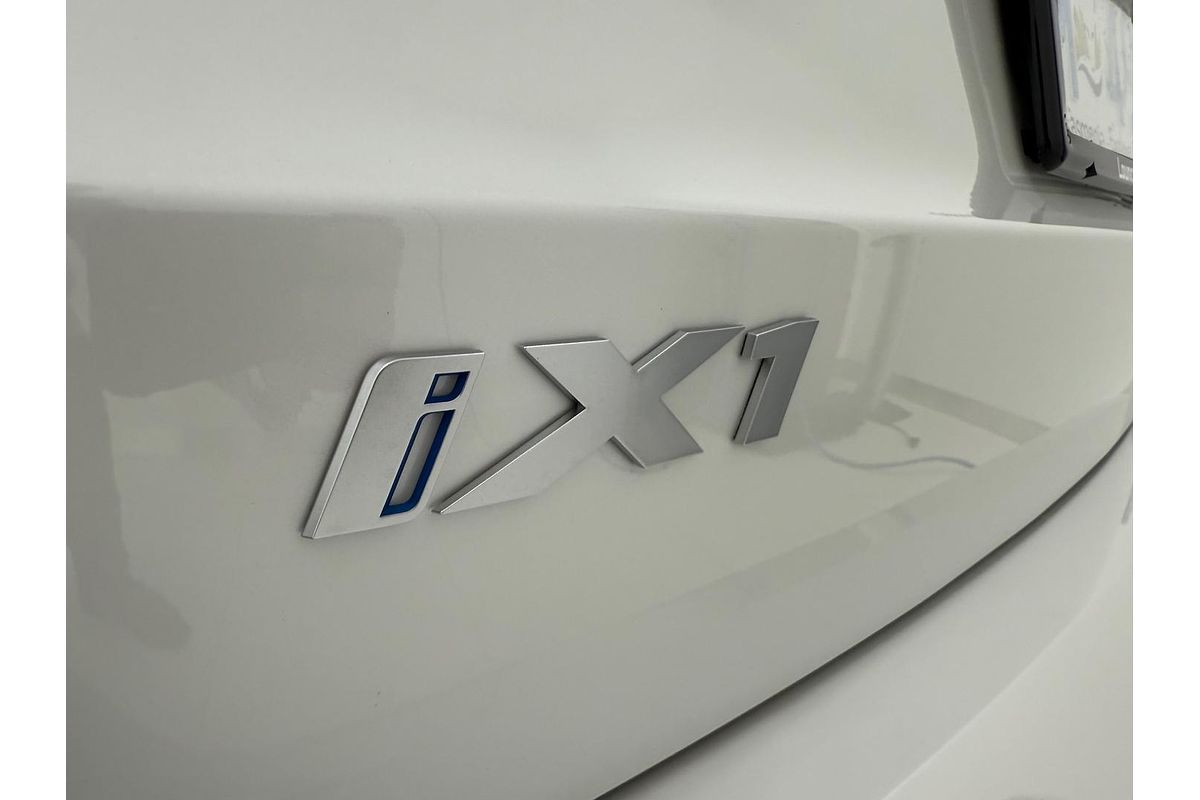 2025 BMW iX1 xDrive30 M Sport U11