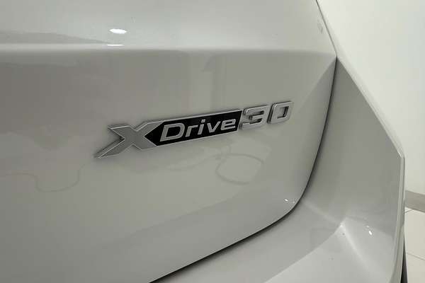 2025 BMW iX1 xDrive30 M Sport U11