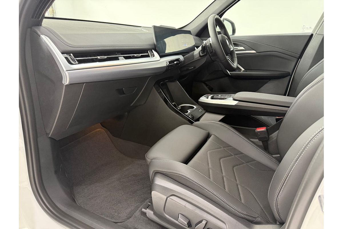 2025 BMW iX1 xDrive30 M Sport U11