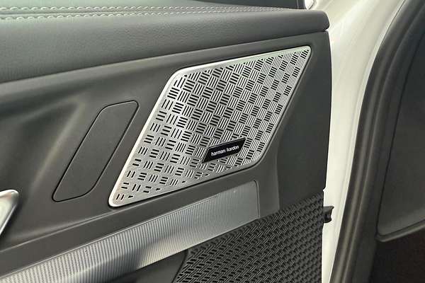 2025 BMW iX1 xDrive30 M Sport U11