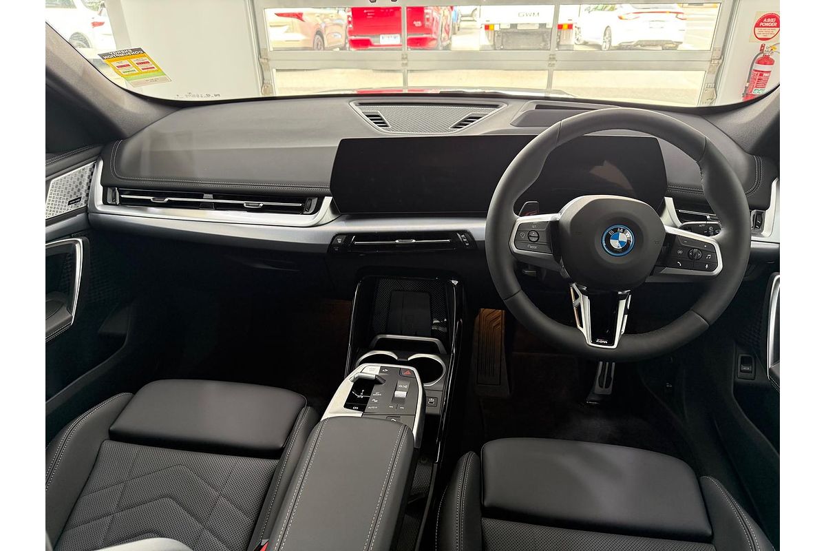 2025 BMW iX1 xDrive30 M Sport U11
