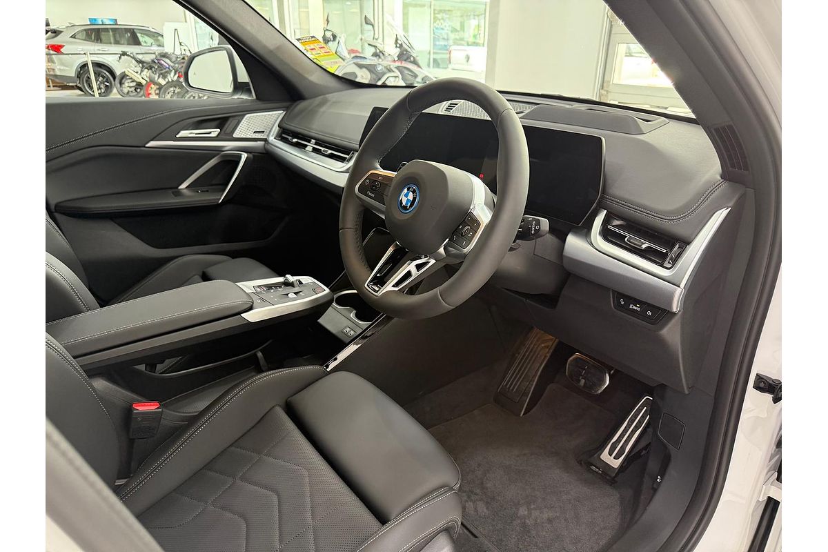 2025 BMW iX1 xDrive30 M Sport U11