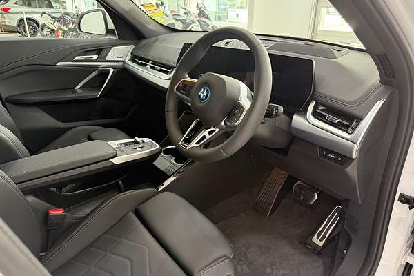 2025 BMW iX1 xDrive30 M Sport U11