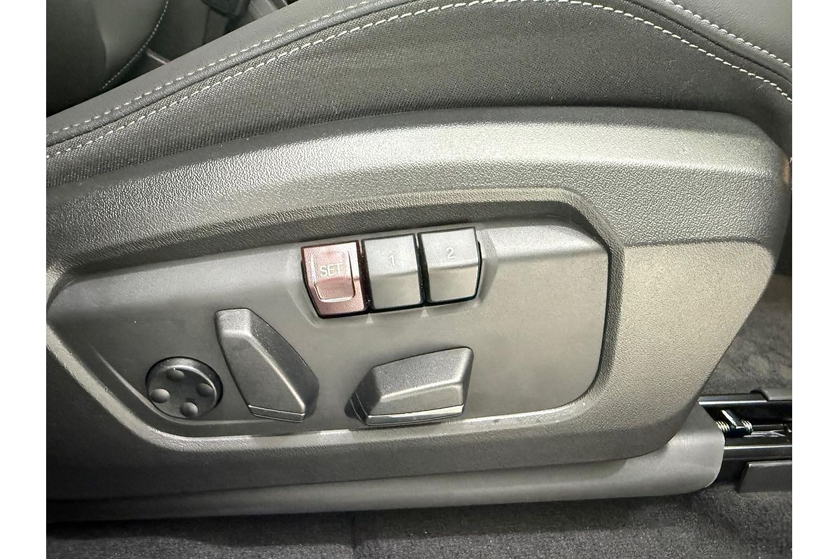 2025 BMW iX1 xDrive30 M Sport U11