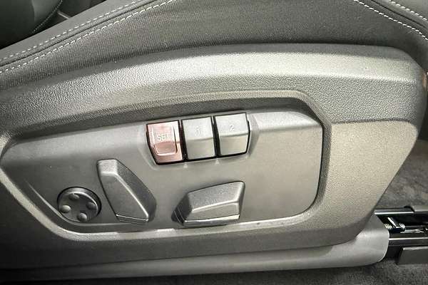 2025 BMW iX1 xDrive30 M Sport U11