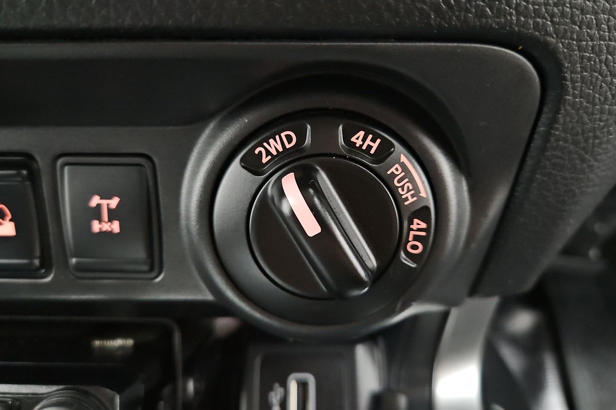 2021 Nissan Navara SL D23 Rear Wheel Drive