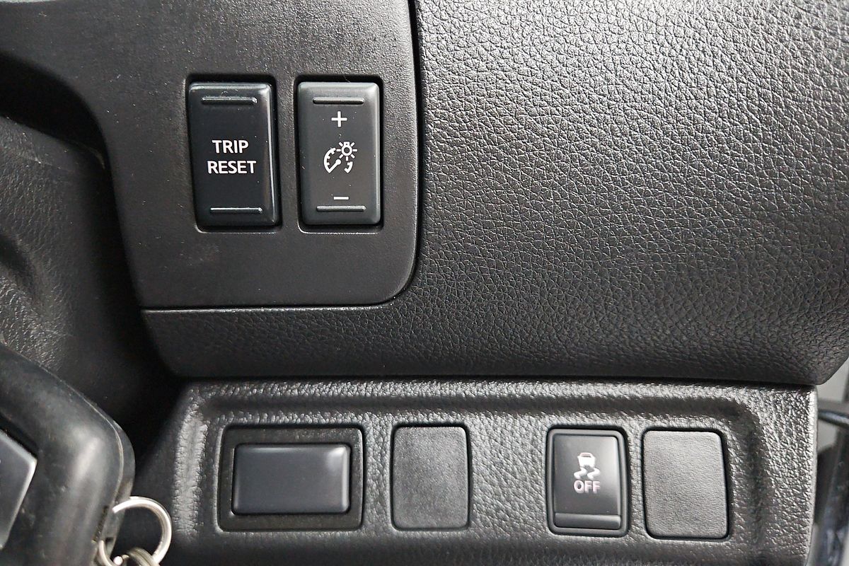 2021 Nissan Navara SL D23 Rear Wheel Drive