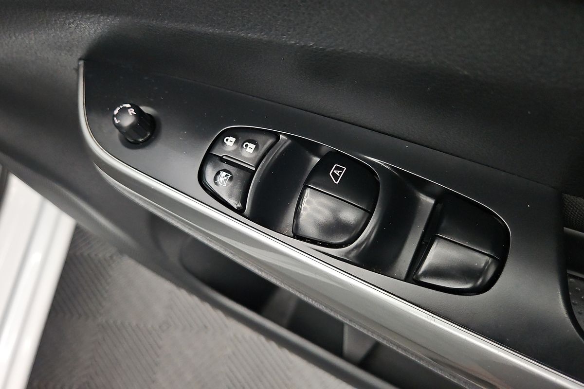 2021 Nissan Navara SL D23 Rear Wheel Drive