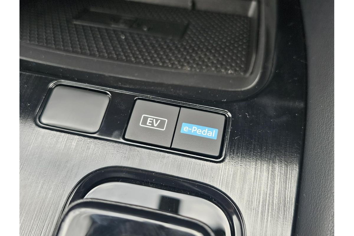 2025 Nissan X-TRAIL ST-L e-POWER T33