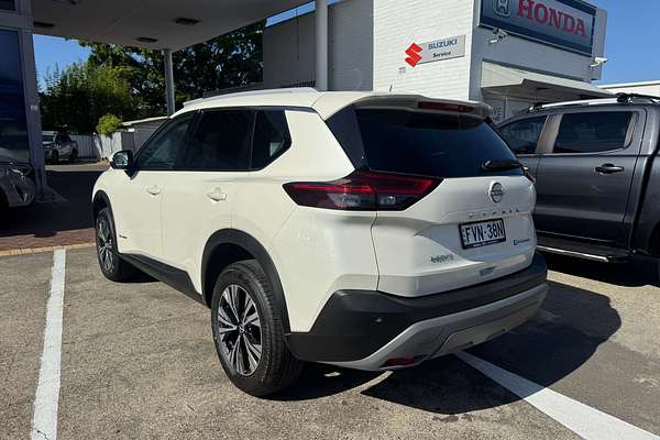 2025 Nissan X-TRAIL ST-L e-POWER T33