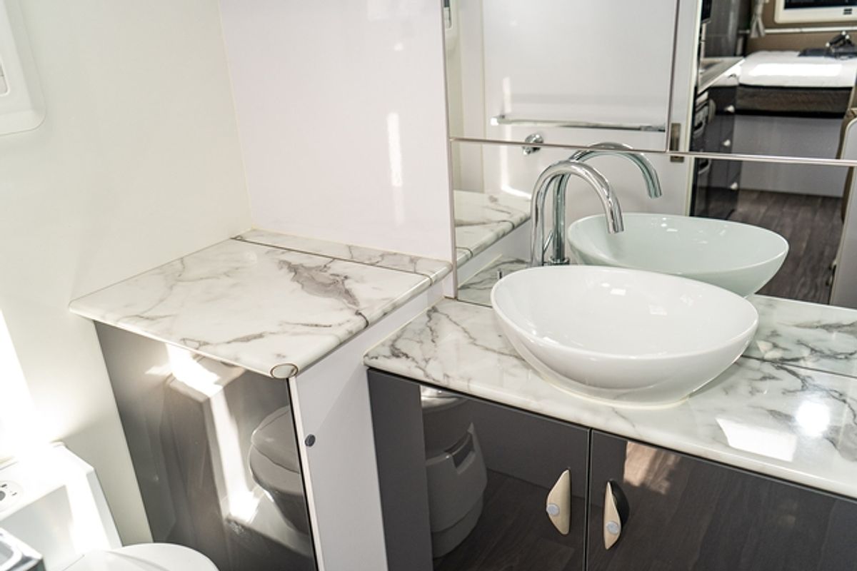 2022 Regent Discoverer