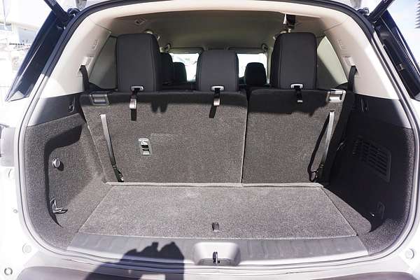 2024 Nissan Pathfinder ST-L R53