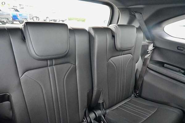 2025 Isuzu MU-X LS-T