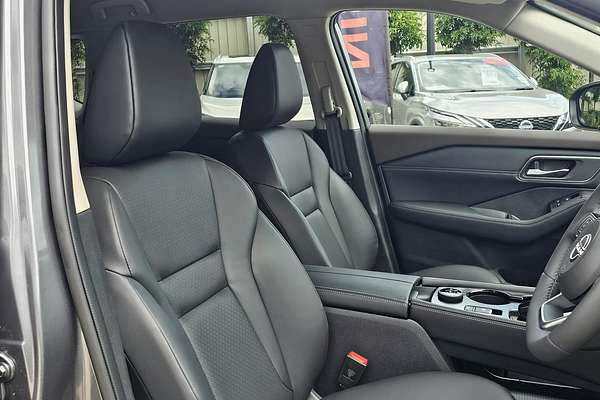 2025 Nissan X-TRAIL ST-L e-POWER T33