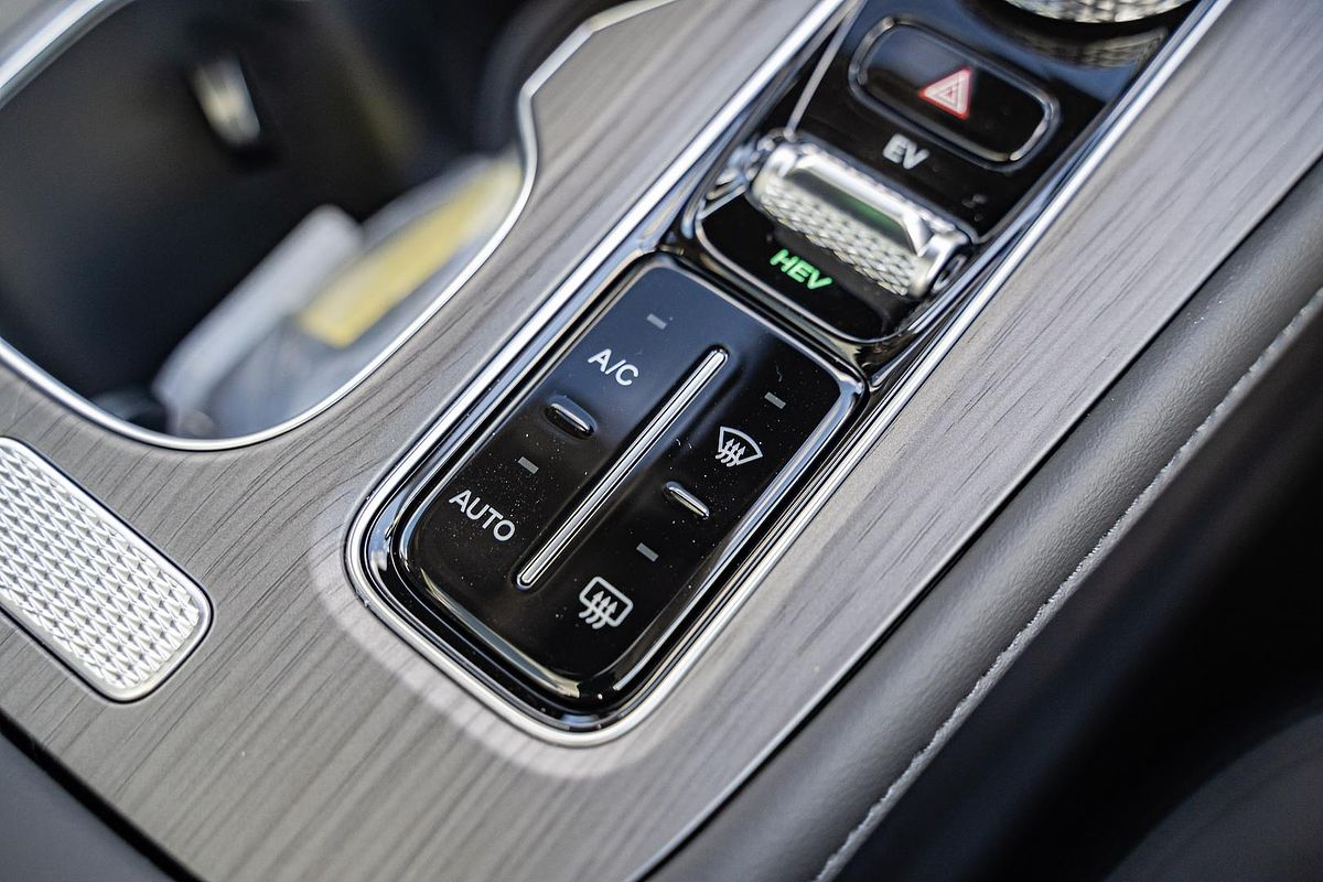 2025 Chery Tiggo 8 Super Hybrid Ultimate T31