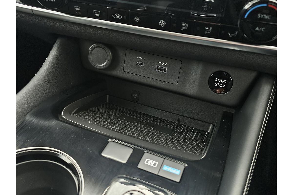 2025 Nissan X-TRAIL ST-L e-POWER T33