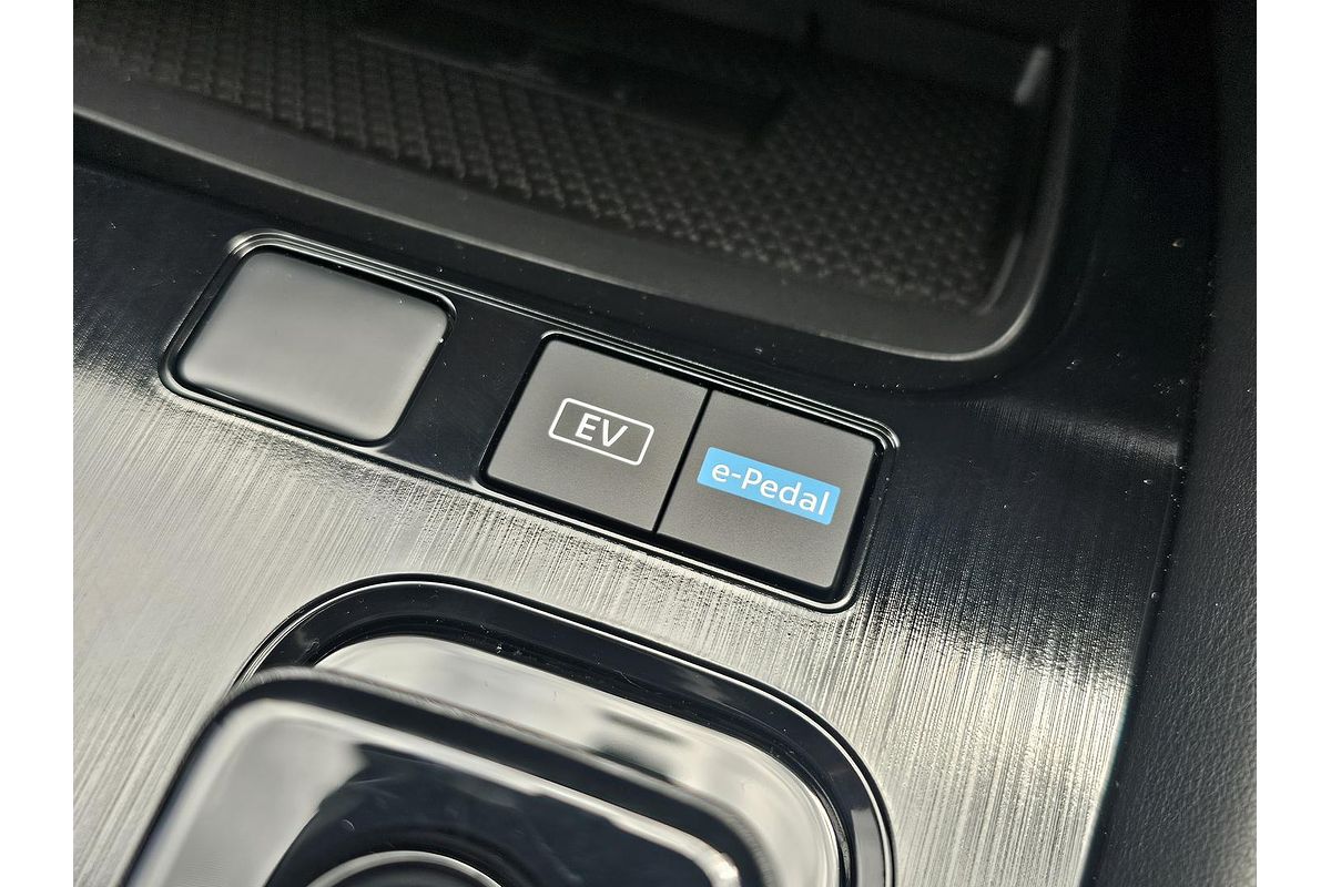 2025 Nissan X-TRAIL ST-L e-POWER T33