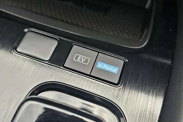 2025 Nissan X-TRAIL ST-L e-POWER T33