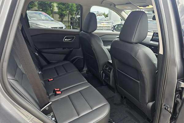 2025 Nissan X-TRAIL ST-L e-POWER T33