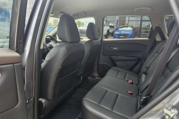 2025 Nissan X-TRAIL ST-L e-POWER T33