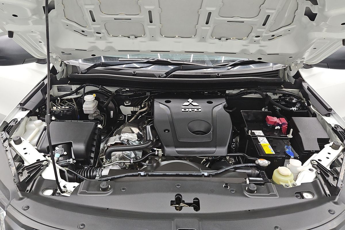 2022 Mitsubishi Triton GLX MR 4X4