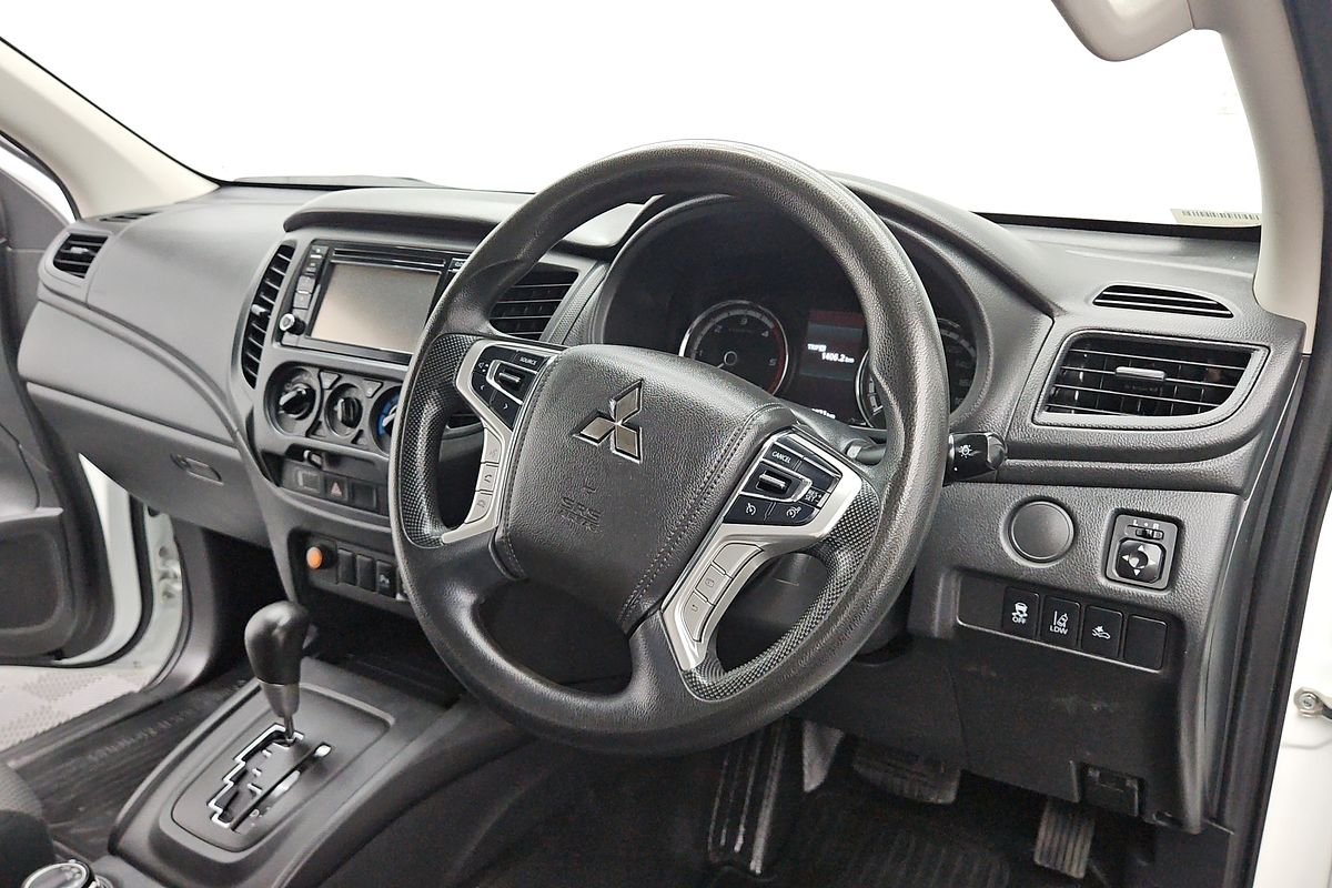 2022 Mitsubishi Triton GLX MR 4X4