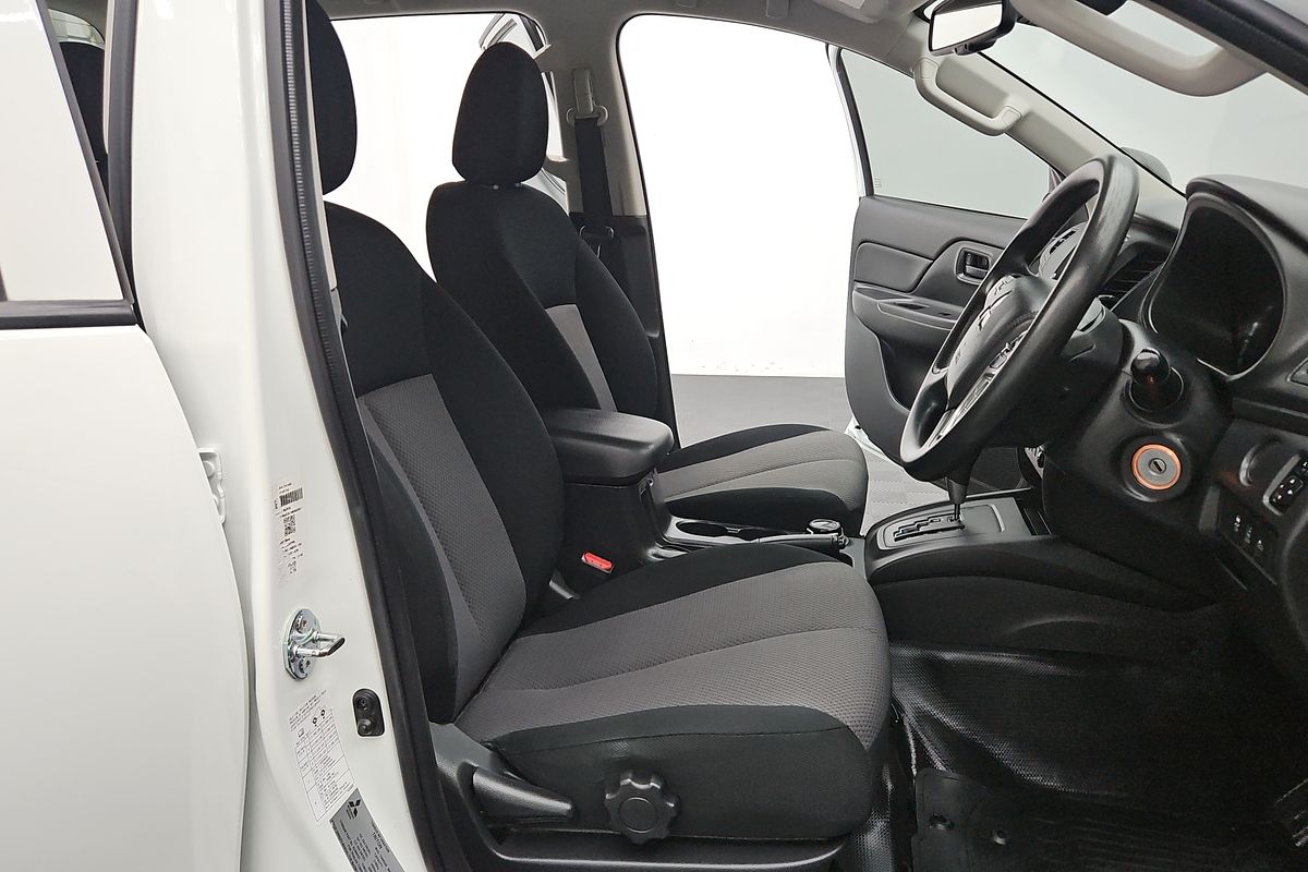 2022 Mitsubishi Triton GLX MR 4X4