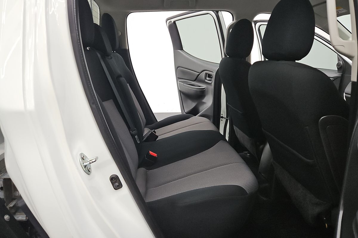 2022 Mitsubishi Triton GLX MR 4X4