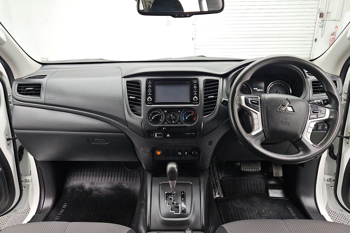 2022 Mitsubishi Triton GLX MR 4X4