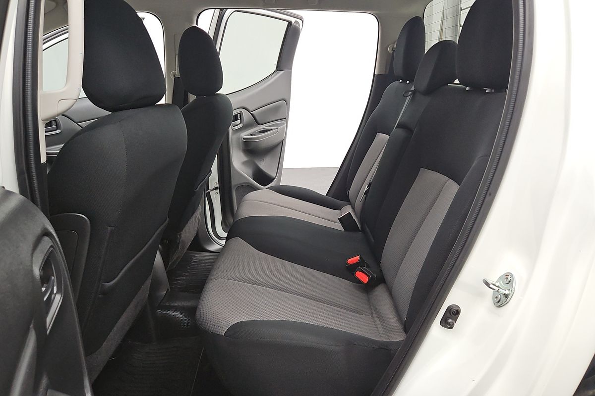 2022 Mitsubishi Triton GLX MR 4X4