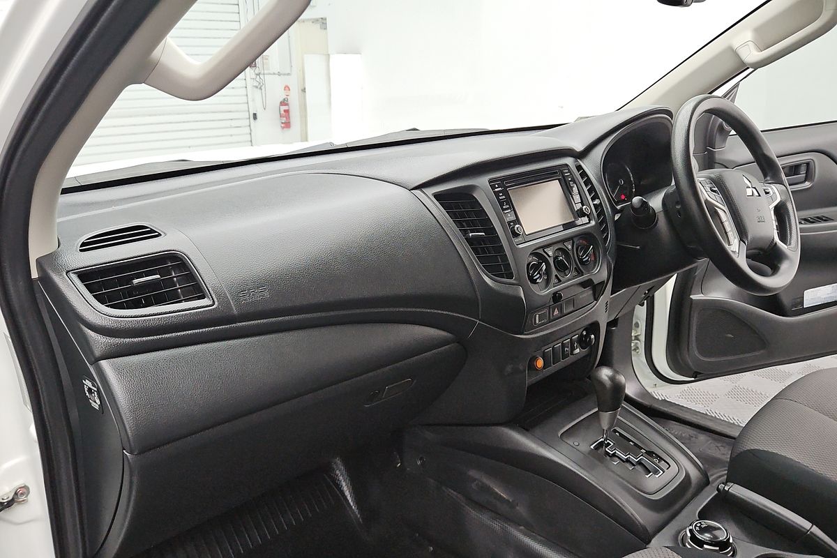 2022 Mitsubishi Triton GLX MR 4X4